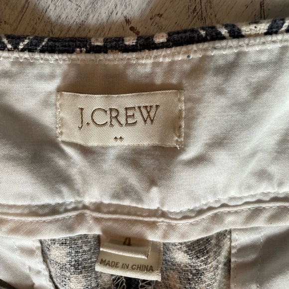 J Crew Shorts (Size 4) 100% Cotton Aztec/Diamond Design NWOT - Picture 5 of 8